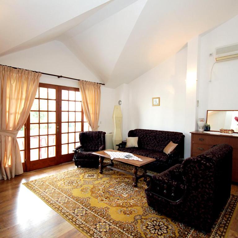 Guesthouse Drašković - Studio with Balcony and Garden View - 6