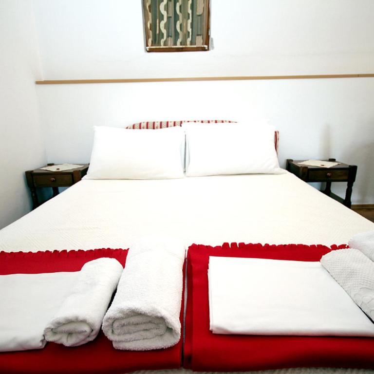 Guesthouse Drašković - Studio with Balcony and Garden View - 10