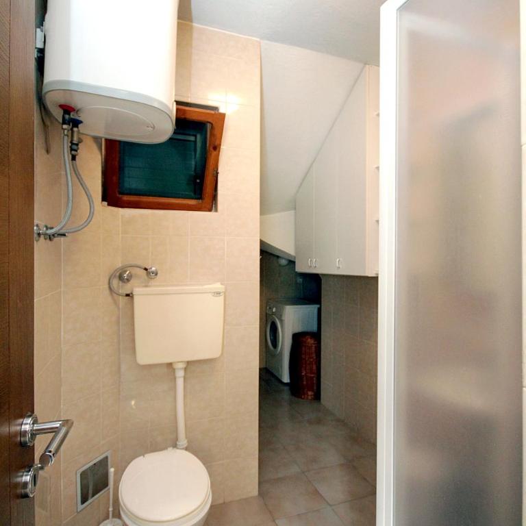 Guesthouse Drašković - Studio with Balcony and Garden View - 11
