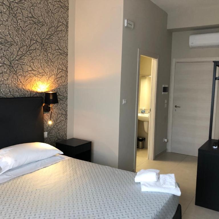 Dante 11 Guesthouse by Apulia Accommodation - Double Room with Private Bathroom - 3
