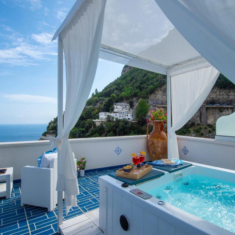 Terrazza Zaffiro - Suite Deluxe con Vasca Idromassaggio - 2