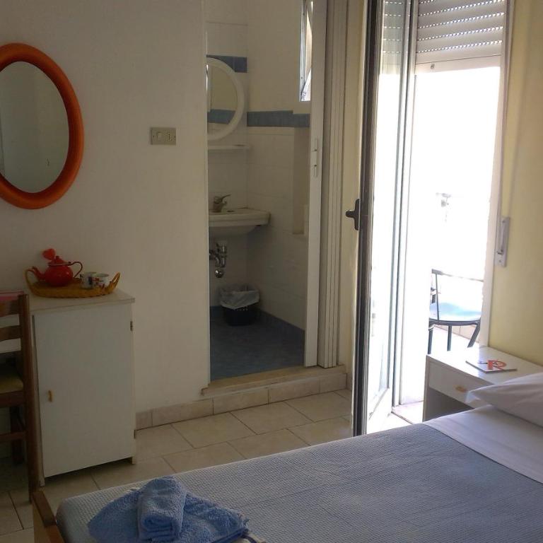 Albergo Maria Gabriella - Camera Tripla con Balcone - 1
