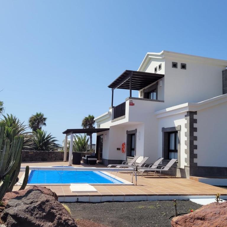 Sea Winds Lanzarote - Deluxe Villa - 11