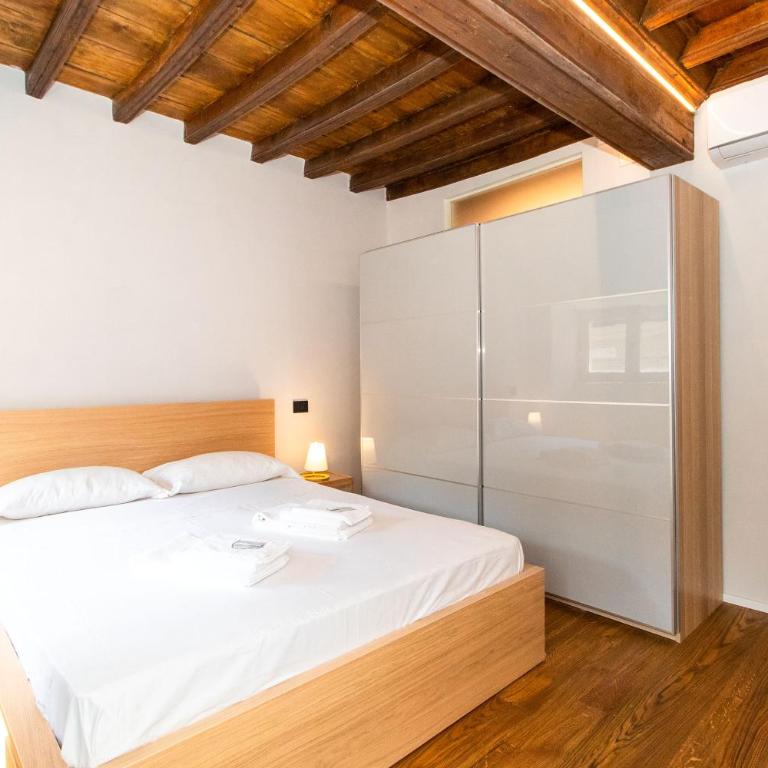 GuestHost - Stylish Quardilatero Romano Central Flat - Two-Bedroom Apartment - 1