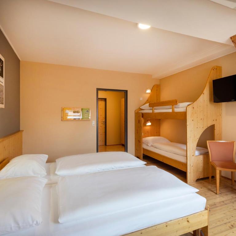 JUFA Hotel Judenburg - Self Check-in - Standard Vierbettzimmer - 10