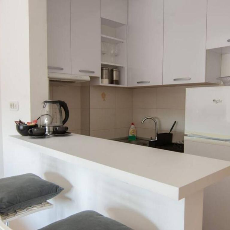 A Blok New Modern - Free garage parking, comfortable, quiet with a park view - Studio Apartman - 22