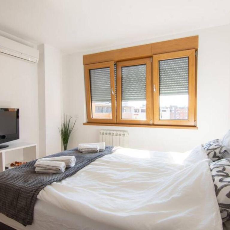 A Blok New Modern - Free garage parking, comfortable, quiet with a park view - Studio Apartman - 2