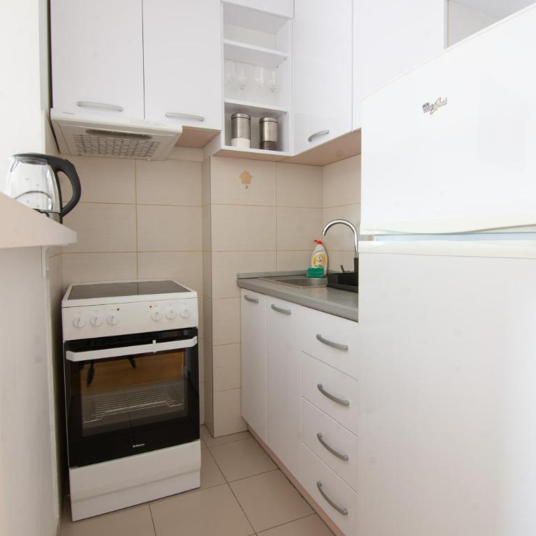 A Blok New Modern - Free garage parking, comfortable, quiet with a park view - Studio Apartman - 10