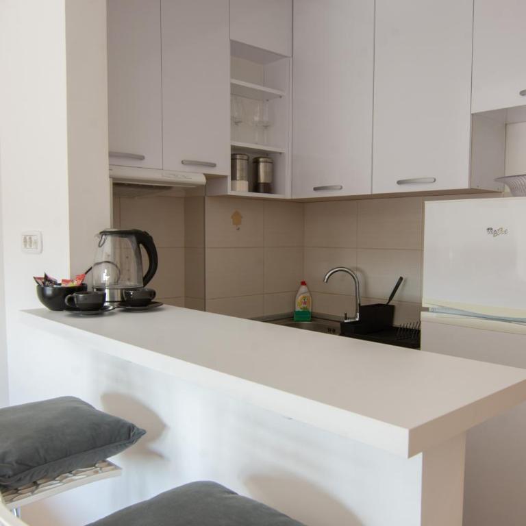 A Blok New Modern - Free garage parking, comfortable, quiet with a park view - Studio Apartman - 3