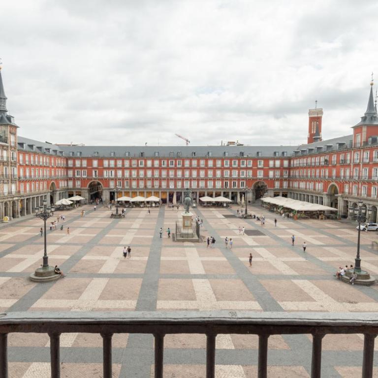 PLAZA MAYOR by MONARO - Apartamento con balcón - 60