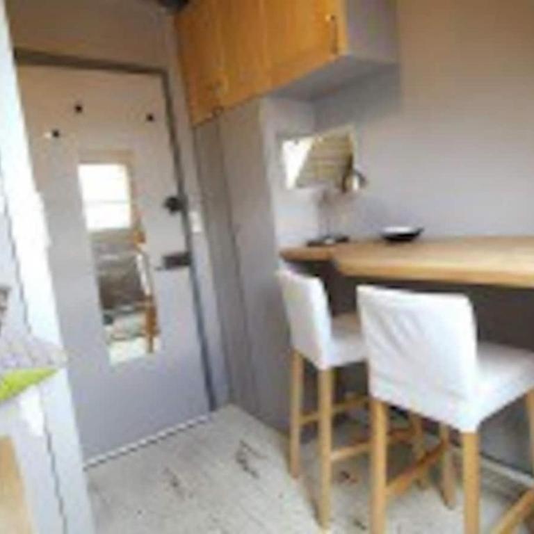 Charmante studette Paris Canal Saint Martin - One-Bedroom Apartment - 4