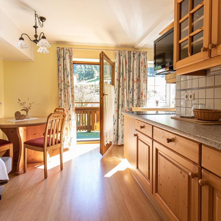 Haus Farmer - One-Bedroom Apartment with Balcony - 6