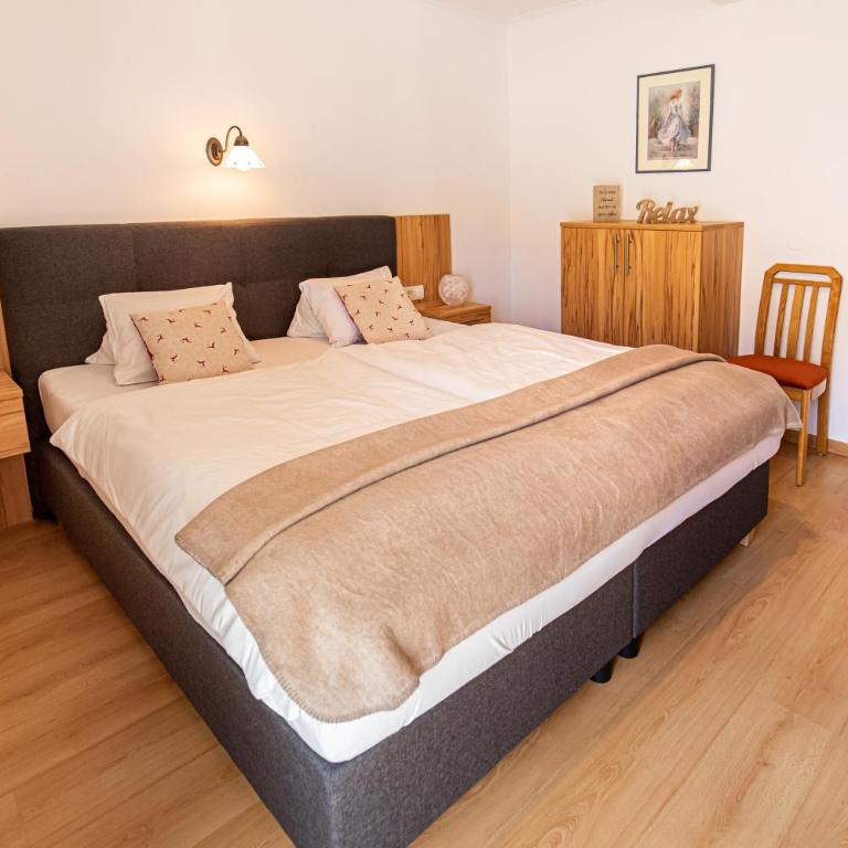 Haus Farmer - One-Bedroom Apartment with Balcony - 8