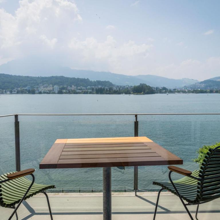 Hotel Seeburg - Zweibettzimmer mit Seeblick und Balkon - 4