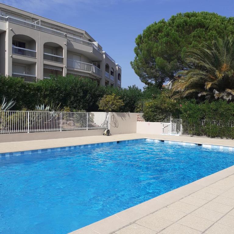T2 Bord de mer avec jardin et piscine - One-Bedroom Apartment - 1
