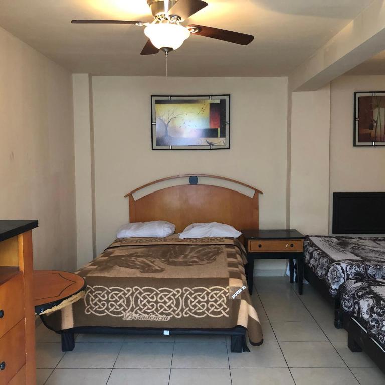 Hotel Regis - Family Room - 2