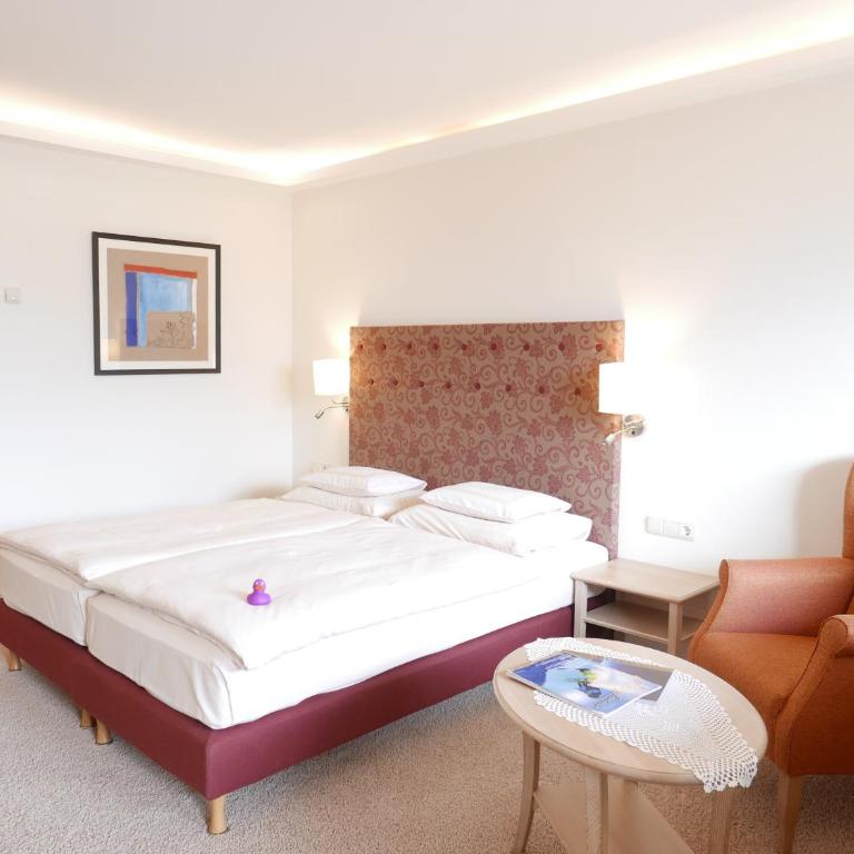ALPIN- Das Sporthotel, SUMMERCARD included May - September - Doppelzimmer mit Seeblick - 6