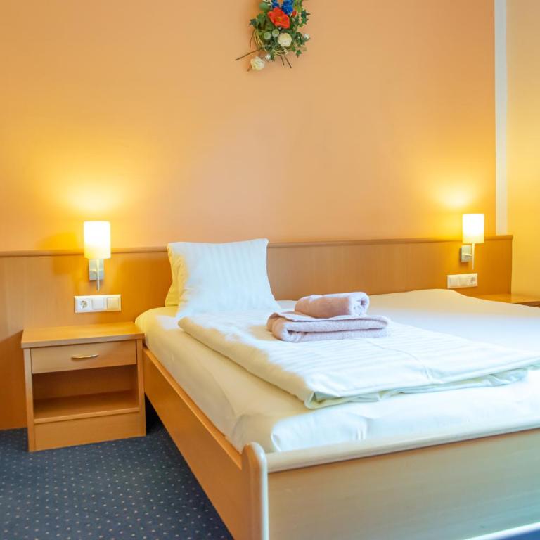 Strandhotel Burgstaller - Standard Doppelzimmer - 4