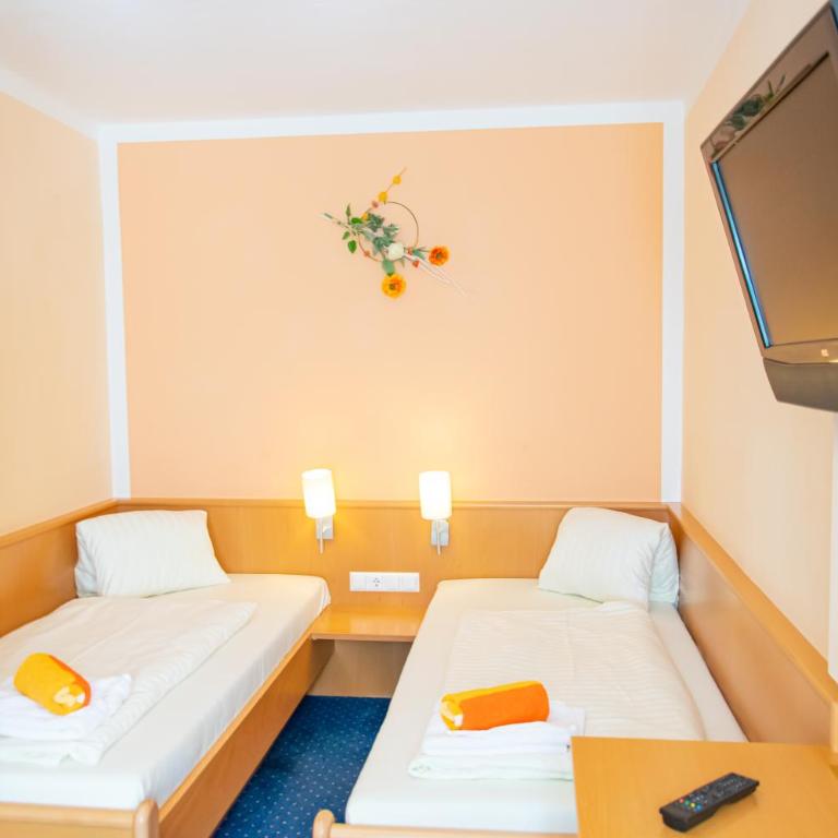 Strandhotel Burgstaller - Standard Zweibettzimmer - 1