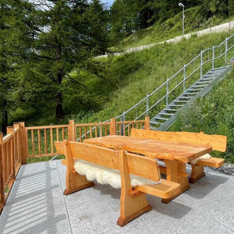 Chalet Luna by Zermatt Premium Apartments - Apartment mit 1 Schlafzimmer und Matterhornblick - 17