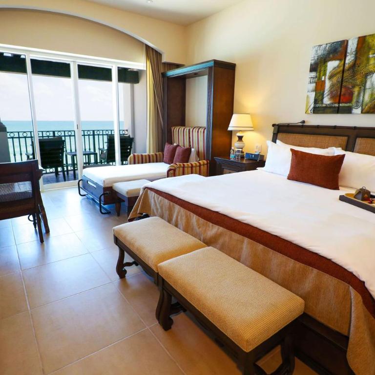Holiday Inn Club Vacations Grand Residences All Inclusive - Junior Signature Suite - Beachfront - 2