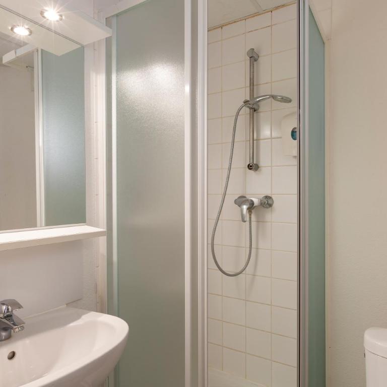 Hôtel F1 Reims Tinqueux - Chambre avec 1 Lit Double et Salle de Bains - 7