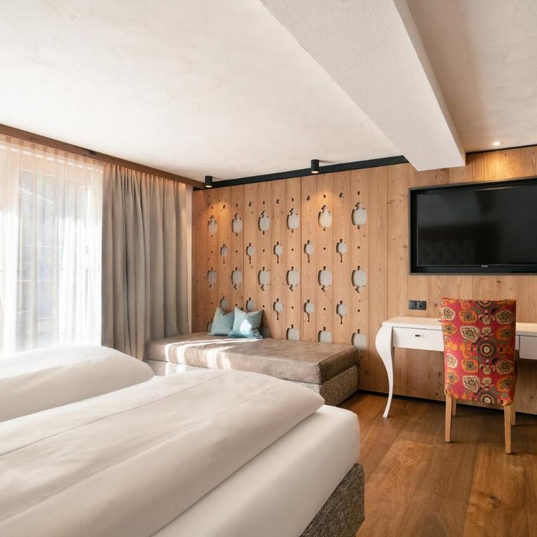 SonnenHOF hotel gerlos centrum - Deluxe Doppelzimmer mit Balkon - 3