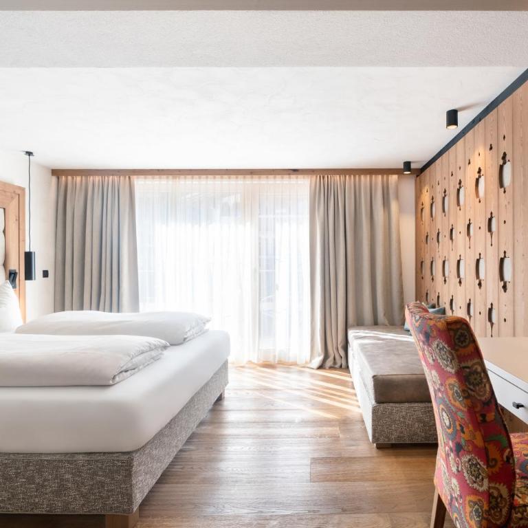 SonnenHOF hotel gerlos centrum - Deluxe Doppelzimmer mit Balkon - 4