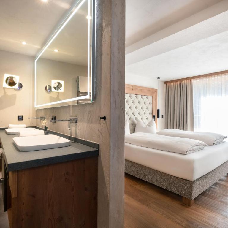 SonnenHOF hotel gerlos centrum - Deluxe Doppelzimmer mit Balkon - 1