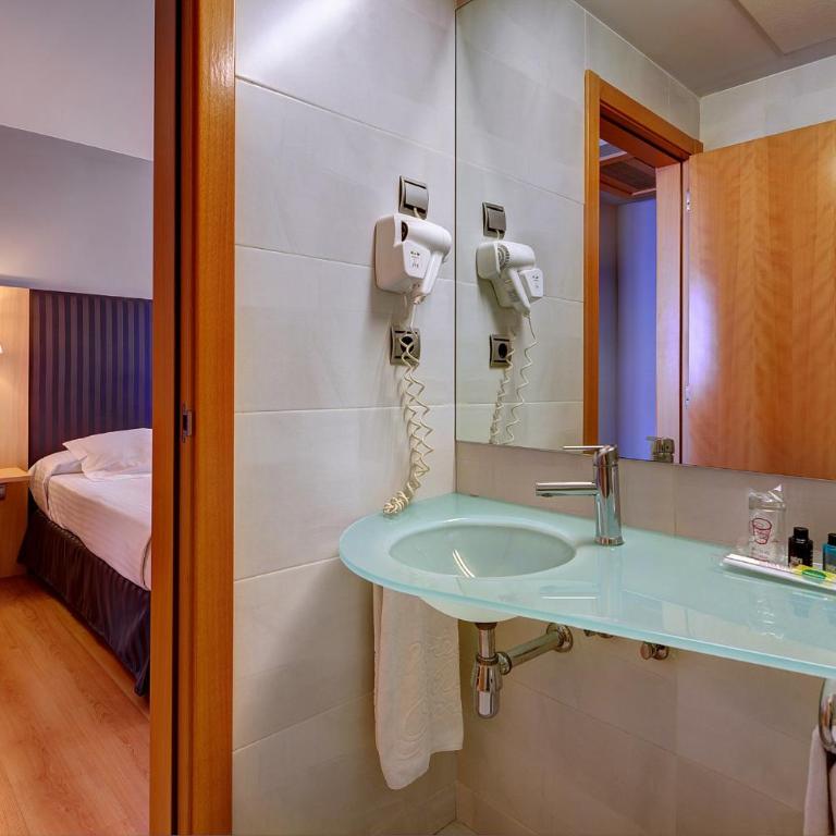 U Hotel Villa-Gomá - Habitación Doble - 2 camas - 5