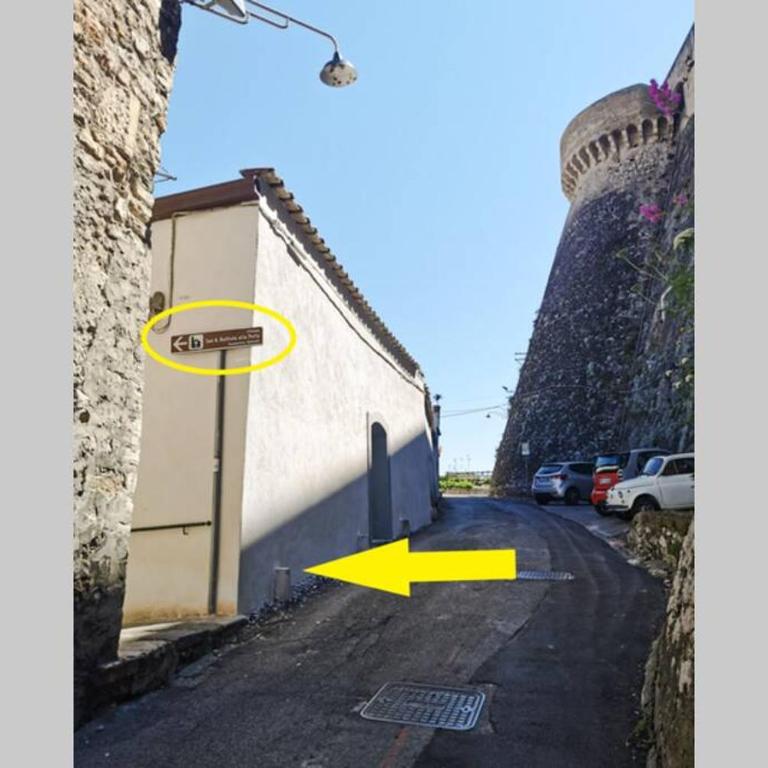 CASA VALENTINA-Appartamento in punto strategico con vista - Two-Bedroom Apartment - 24