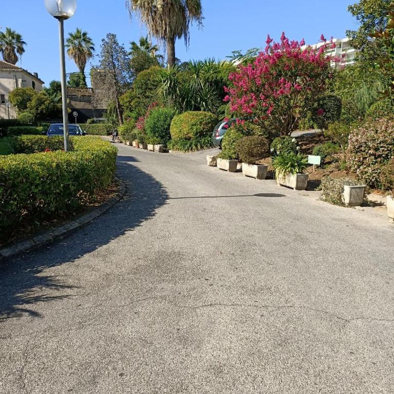 Résidence L'Iliade Appartement à 5 mn des plages Vue mer Parking gratuit - Studio - Vue sur Mer - 26