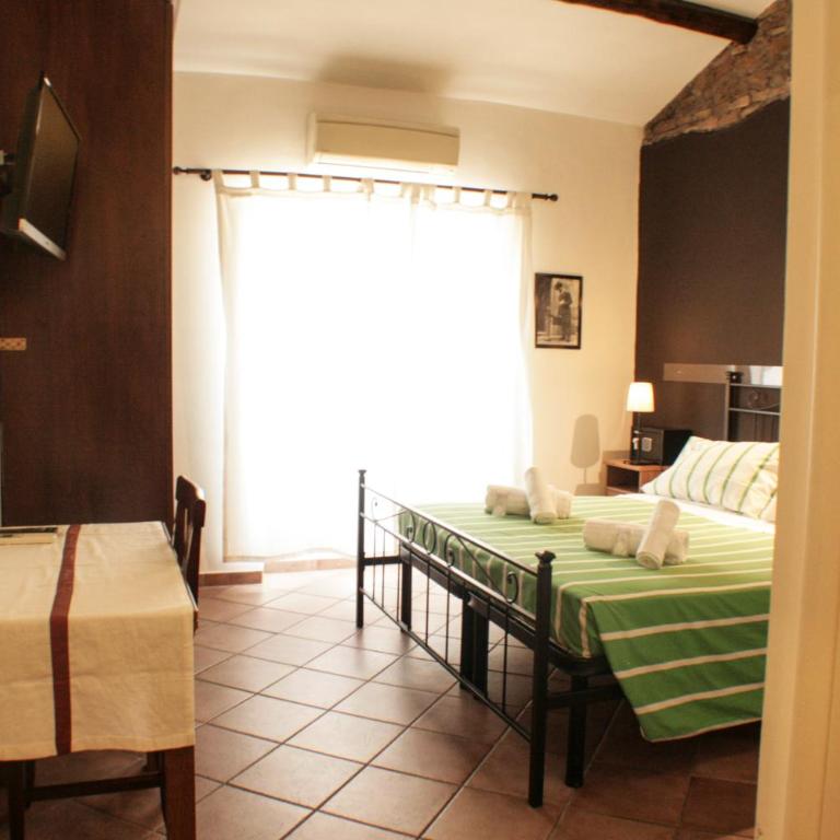 Sixtythree guesthouse - Ampia Camera Matrimoniale - 10