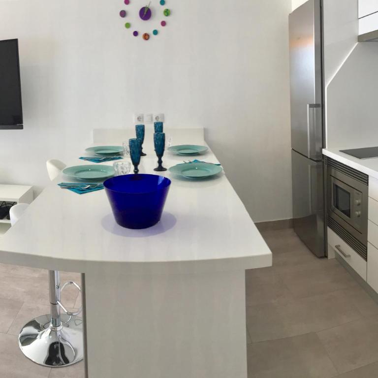Las Arenas - apartamento moderno con vistas al mar y WiFi veloz de fibra óptica - One-Bedroom Apartment - 37