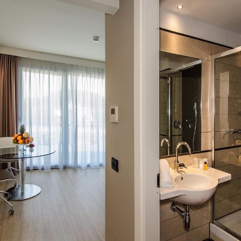 Hotel Viareggio - Suite con Balcone - 5