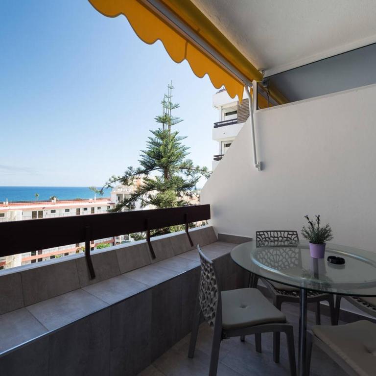 Las Arenas - apartamento moderno con vistas al mar y WiFi veloz de fibra óptica - One-Bedroom Apartment - 3