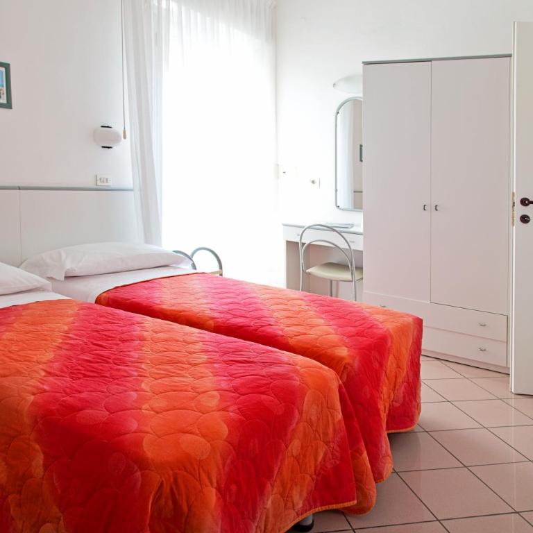 Hotel Radar - Camera Matrimoniale/Doppia con Letti Singoli - 2
