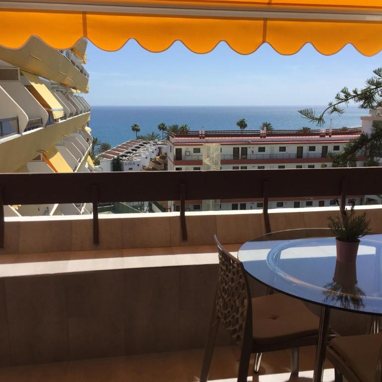 Las Arenas - apartamento moderno con vistas al mar y WiFi veloz de fibra óptica - One-Bedroom Apartment - 4