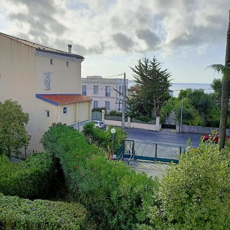 Résidence L'Iliade Appartement à 5 mn des plages Vue mer Parking gratuit - Studio - Vue sur Mer - 6