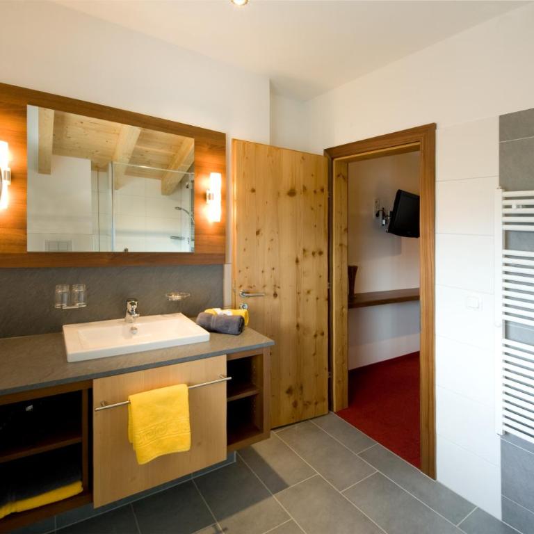 Haus Sonnenterrasse - Apartment mit 2 Schlafzimmern und Balkon - Top 2 - 2