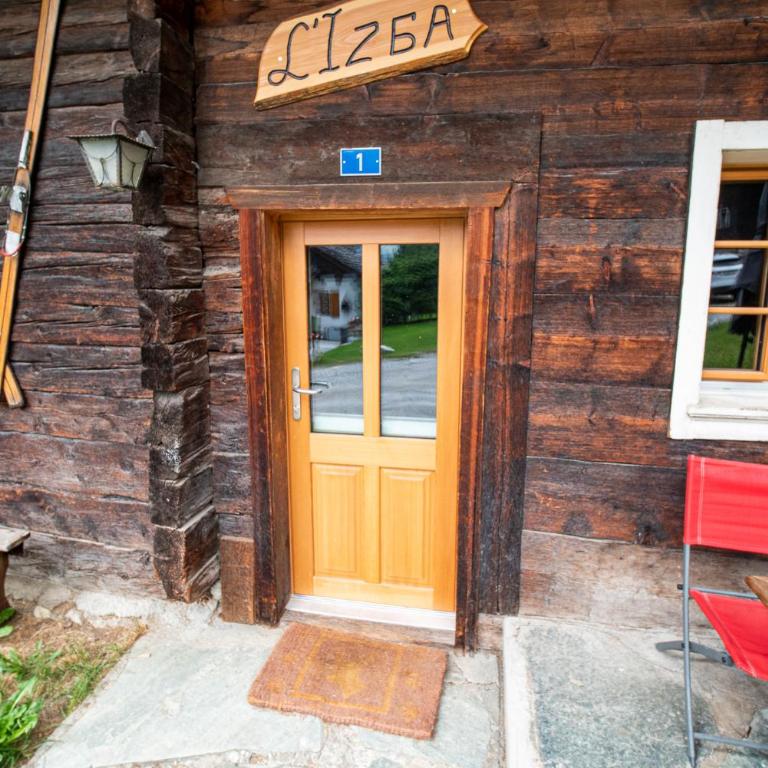 Izba - Three-Bedroom Chalet - 15