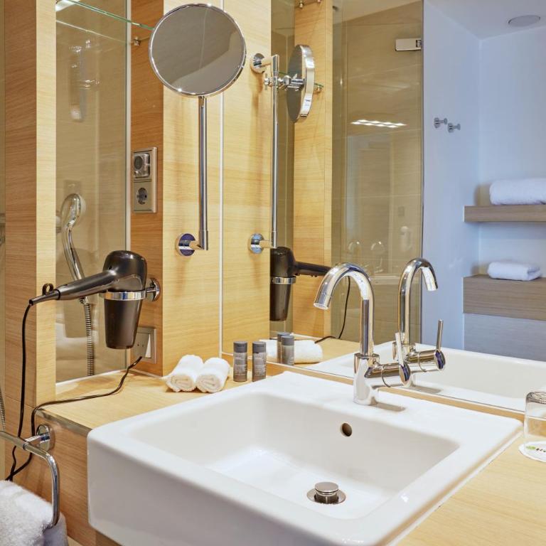 Hotel Salzburg-Hauptbahnhof - Superior Doppelzimmer - 4