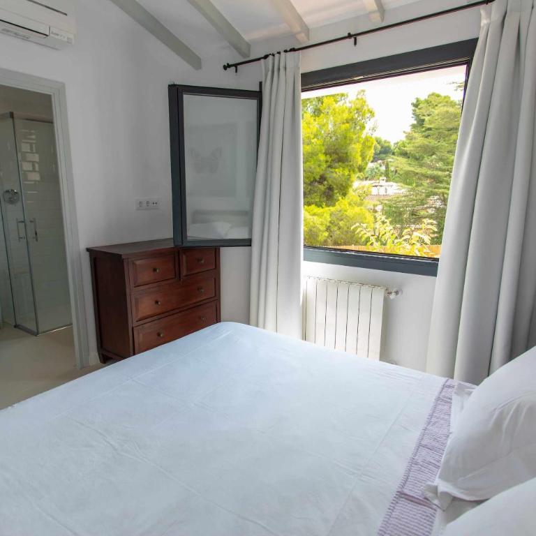 Bonita stay B Light Piscina climatizada, bbq, wifi - Casa de 4 dormitorios - 15