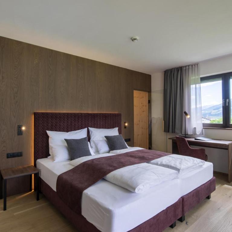 Garden Park Hotel - Suite with Spa Bath and Infrared Cabin - 7