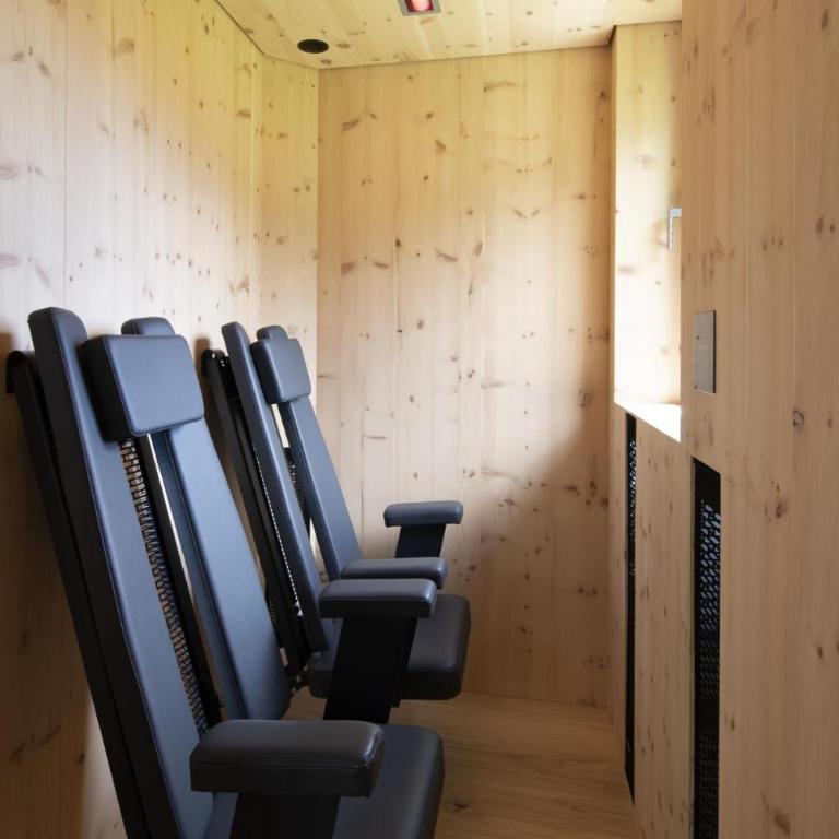 Garden Park Hotel - Suite with Spa Bath and Infrared Cabin - 6