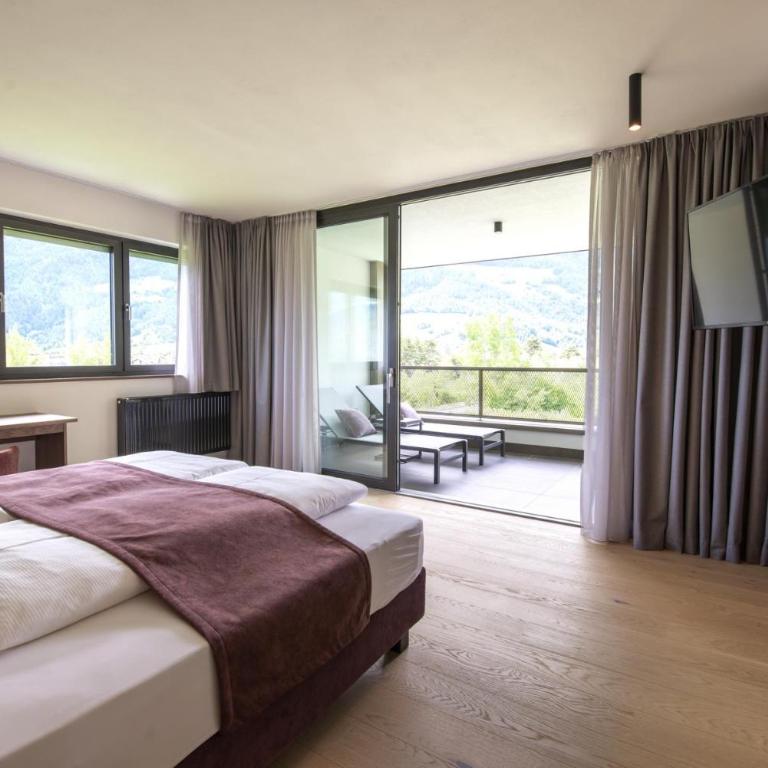 Garden Park Hotel - Suite with Spa Bath and Infrared Cabin - 3