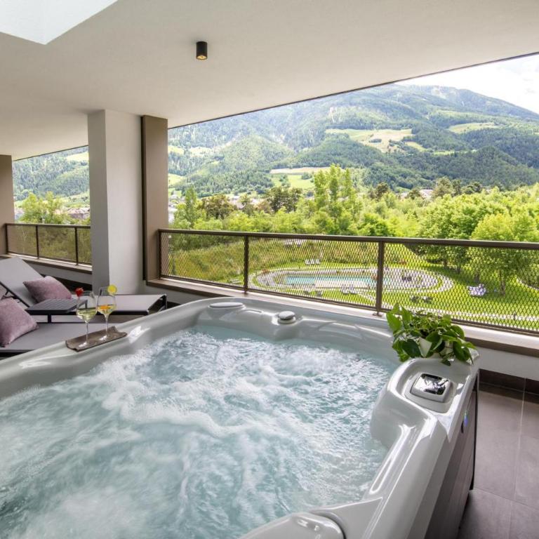 Garden Park Hotel - Suite with Spa Bath and Infrared Cabin - 1