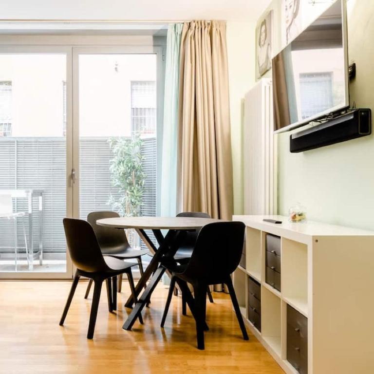 Central Studio Apartment - 24h Self Checkin - Appartamento con 1 Camera da Letto - 1