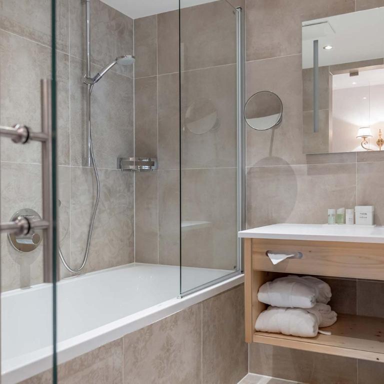 Hotel Bellevue - 4 Sterne superior - Junior Suite mit Balkon - 4