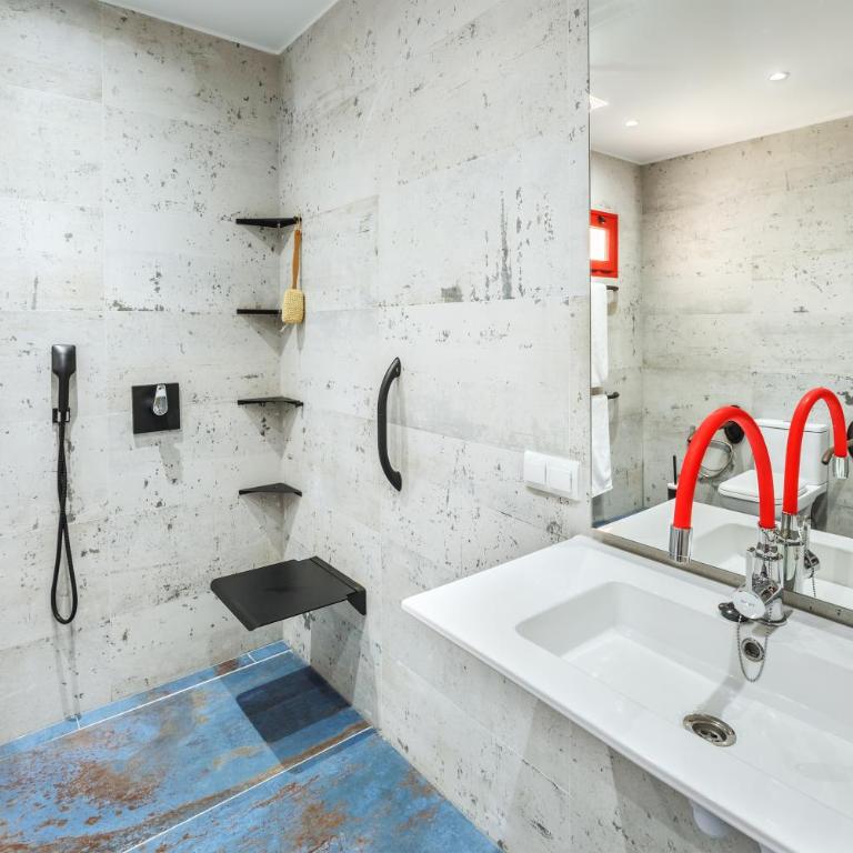Poolvilla with Oceanview (wheelchair accessible/pool lift) - Three-Bedroom Villa - 27